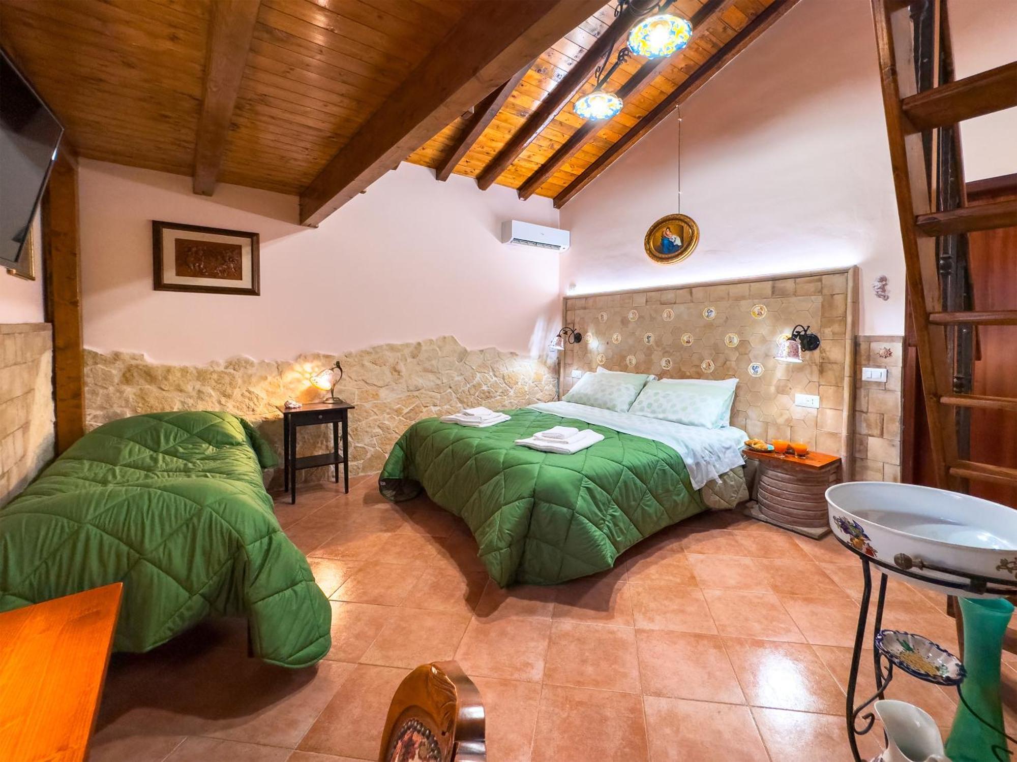 Villa Del Gelso Chalet Nel Parco Delletna 마스칼리 외부 사진