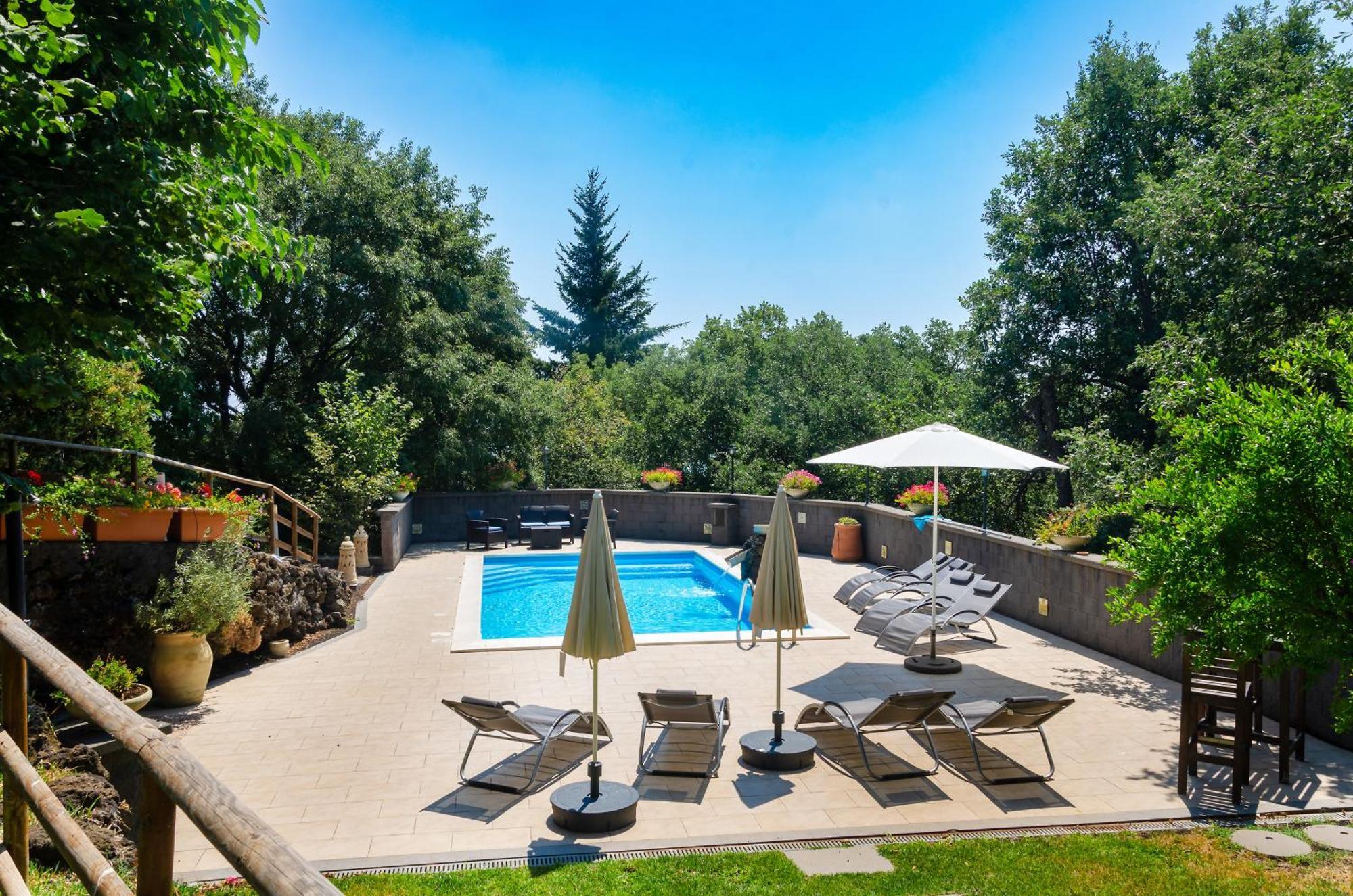 Villa Del Gelso Chalet Nel Parco Delletna 마스칼리 외부 사진