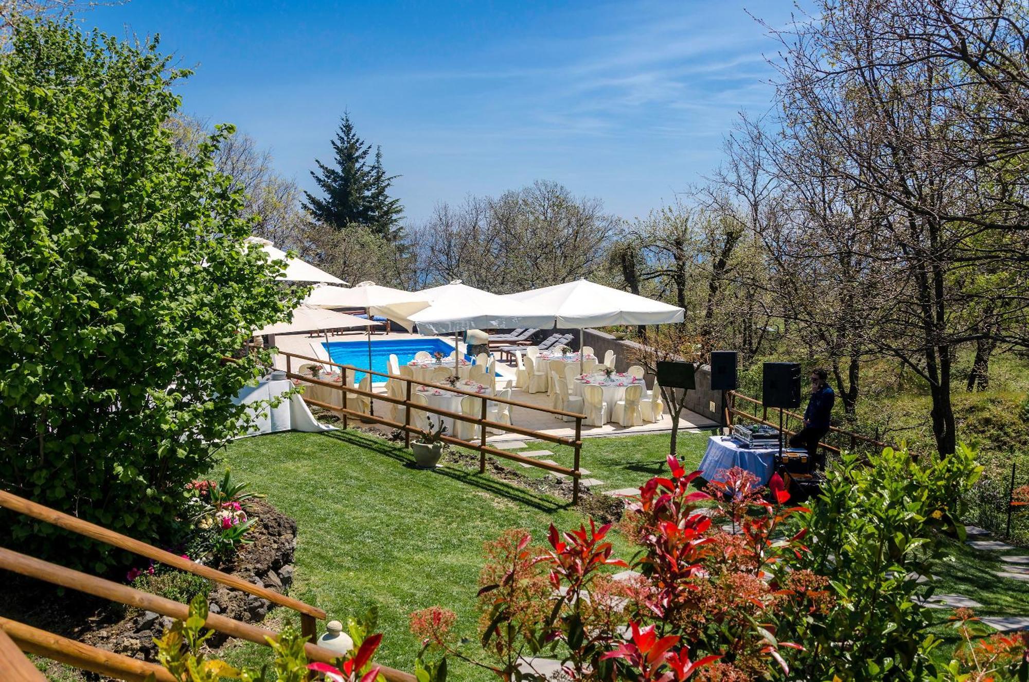 Villa Del Gelso Chalet Nel Parco Delletna 마스칼리 외부 사진